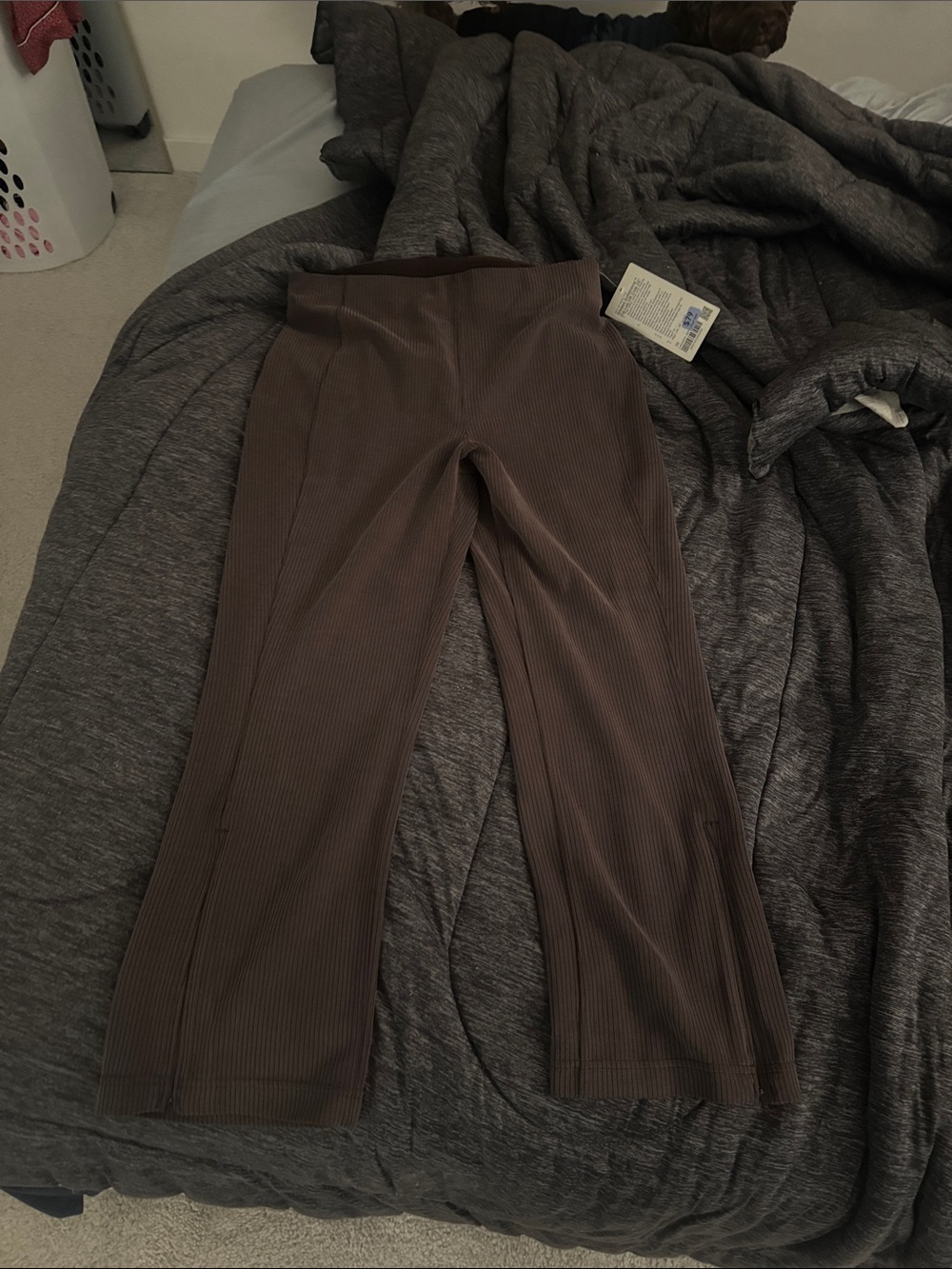 Lululemon zip-Leg Ribbed crop Pants in Brown